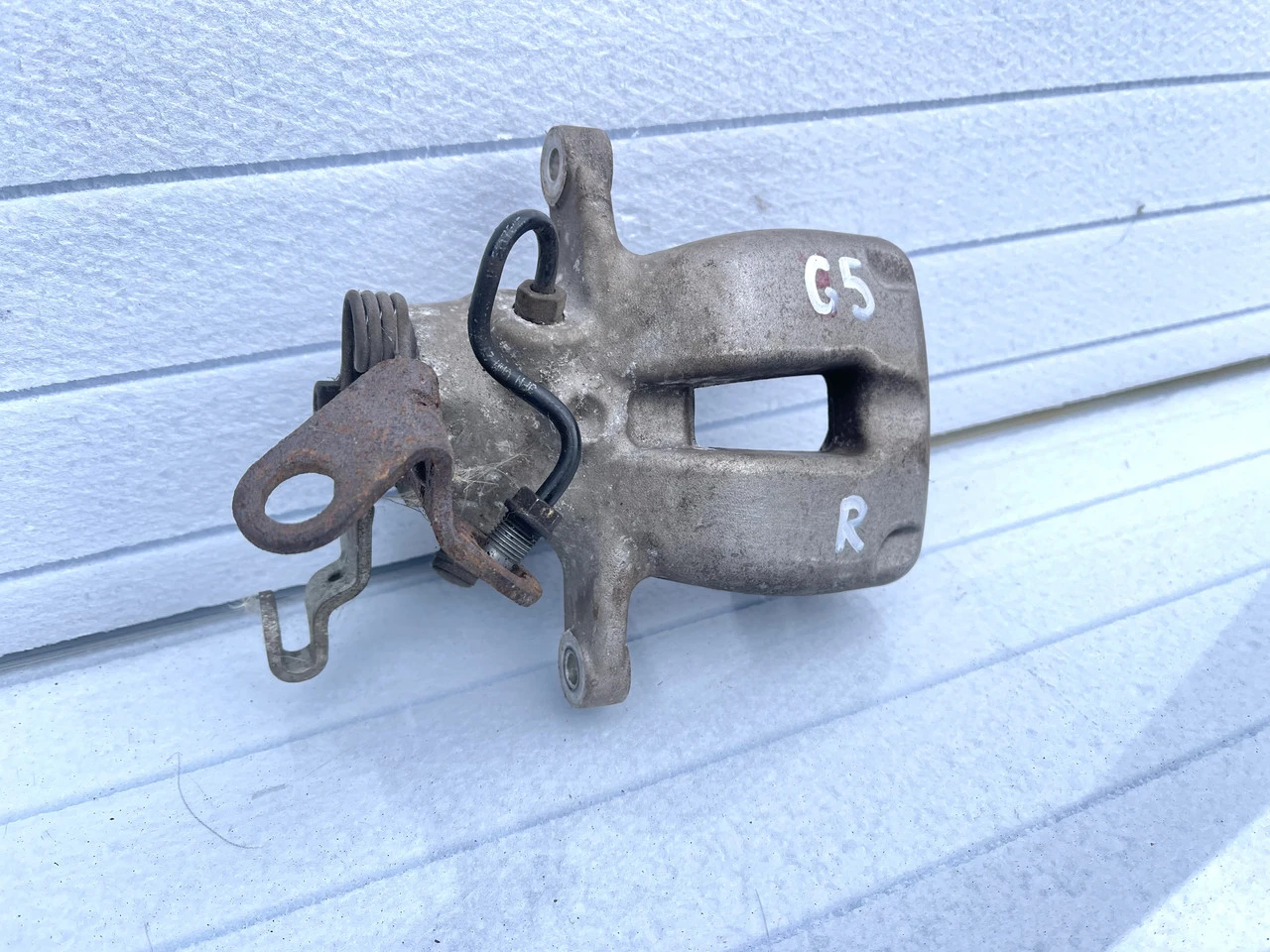 Супорт задній правий Volkswagen Golf 5 супорта Фольксваген Гольф 5 - фото 1