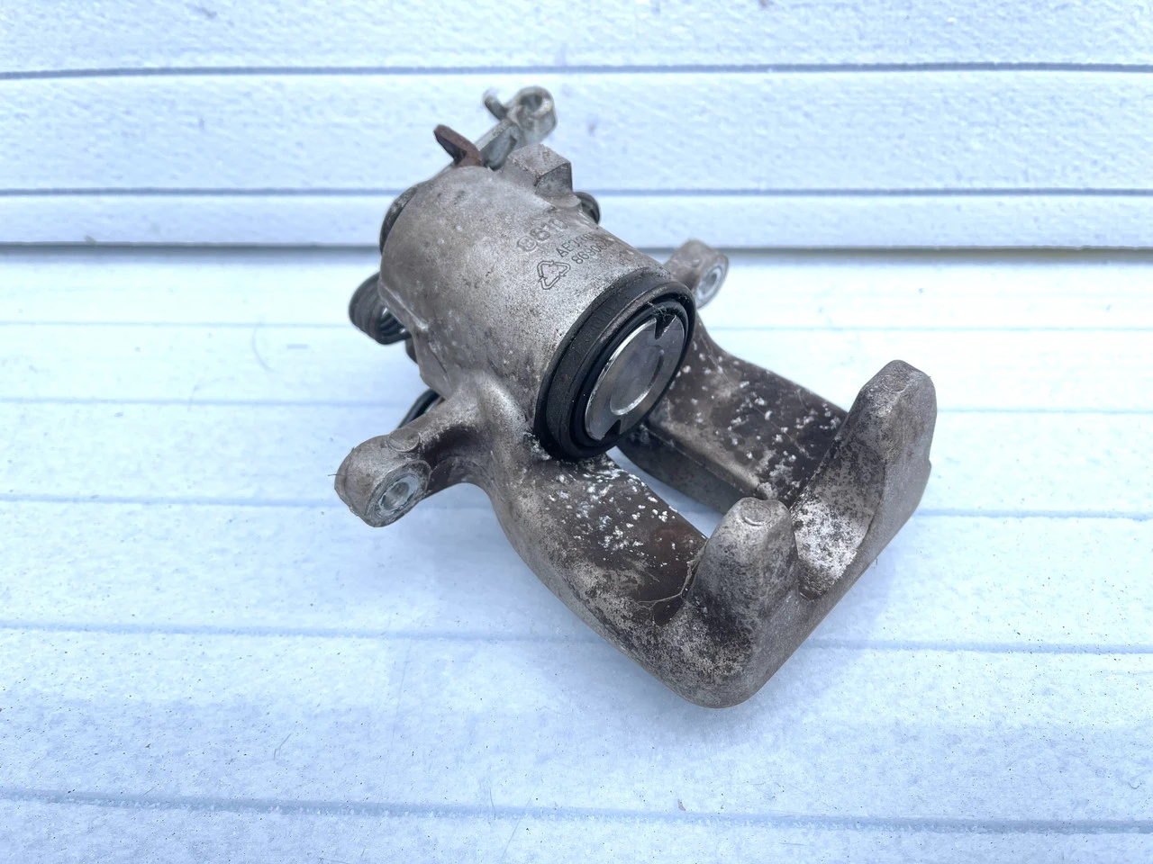 Супорт задній правий Volkswagen Golf 5 супорта Фольксваген Гольф 5 - фото 2