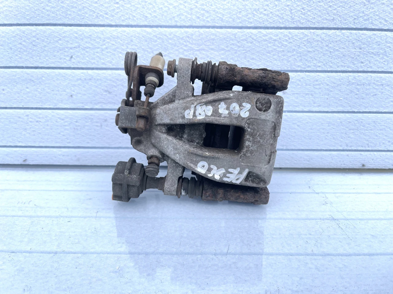 Супорт задній лівий Peugeot 207 06-11р Пежо 207 - фото 1