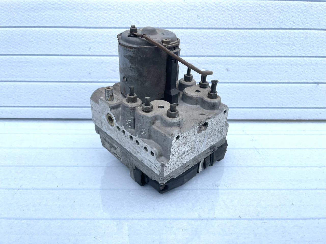 Блок керування ABS Volkswagen Transporter IV T4 (1990-2003) 701614111D - фото 3