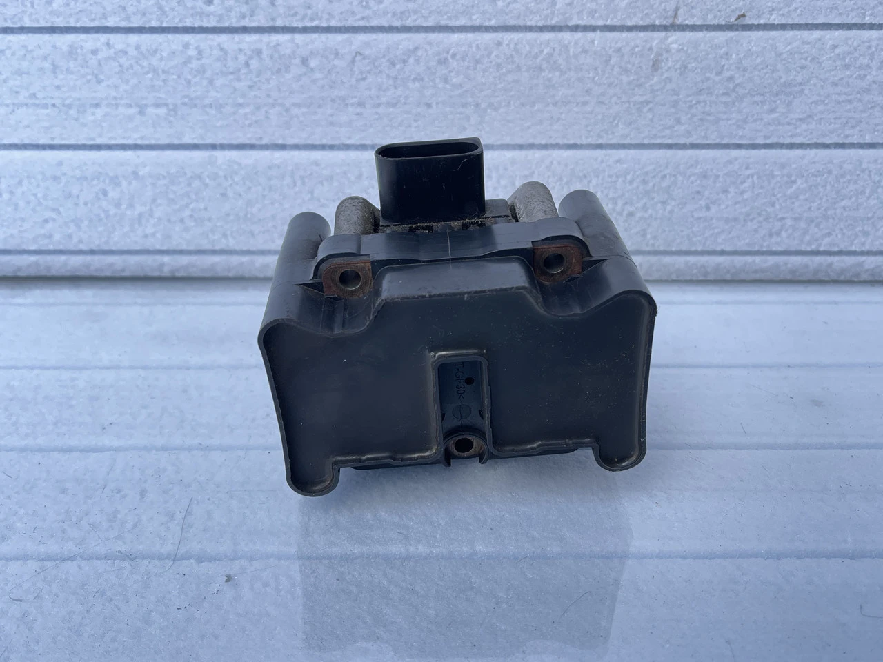 Котушка запалювання Volkswagen Golf 4 Bora Polo 1997-2005 032905106B - фото 4