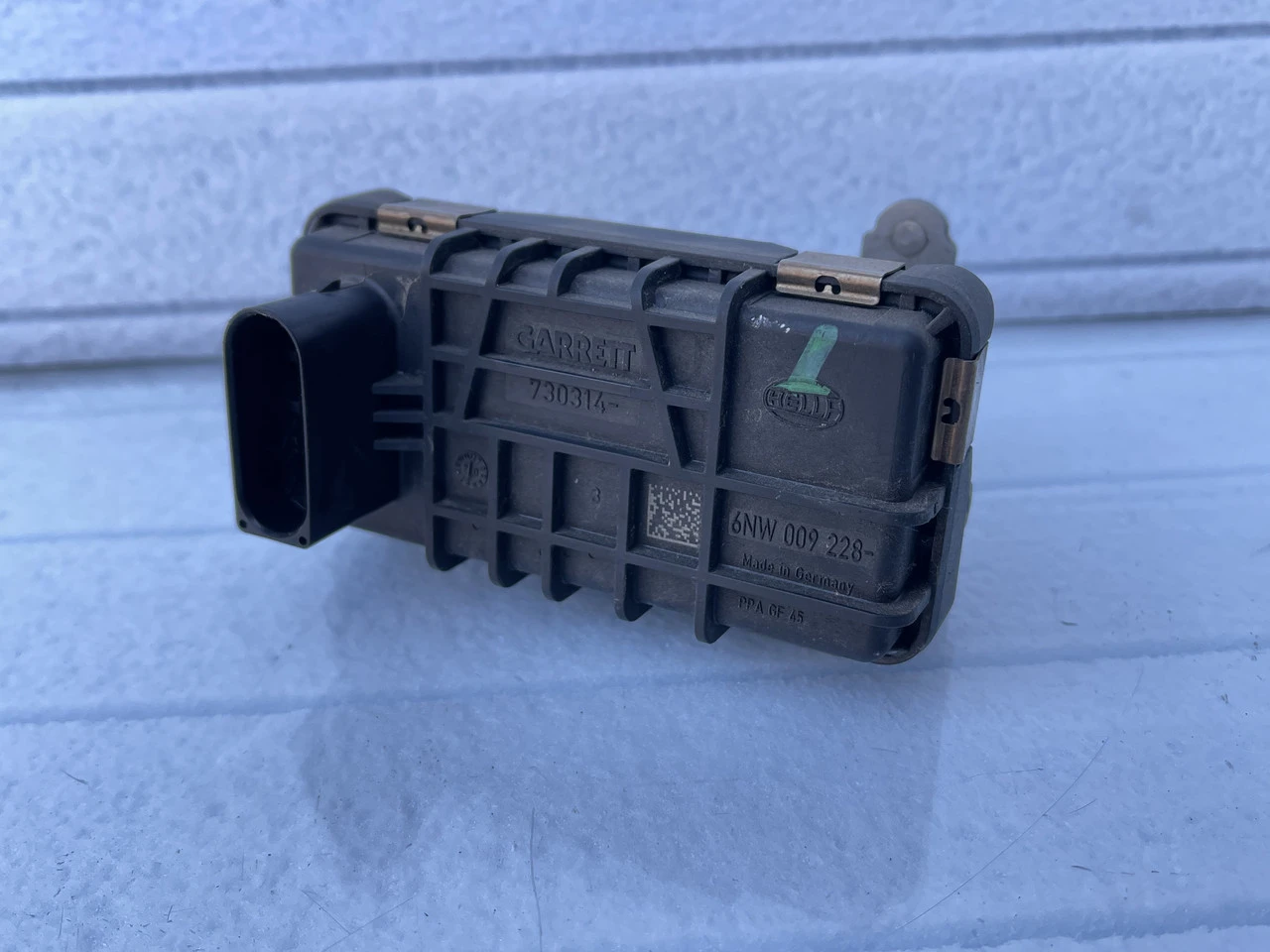 Актуатор турбіни сервопривод регулятор G35 Форд BMW Audi Volvo Mercedes Volkswagen Jeep 6NW009228 - фото 1