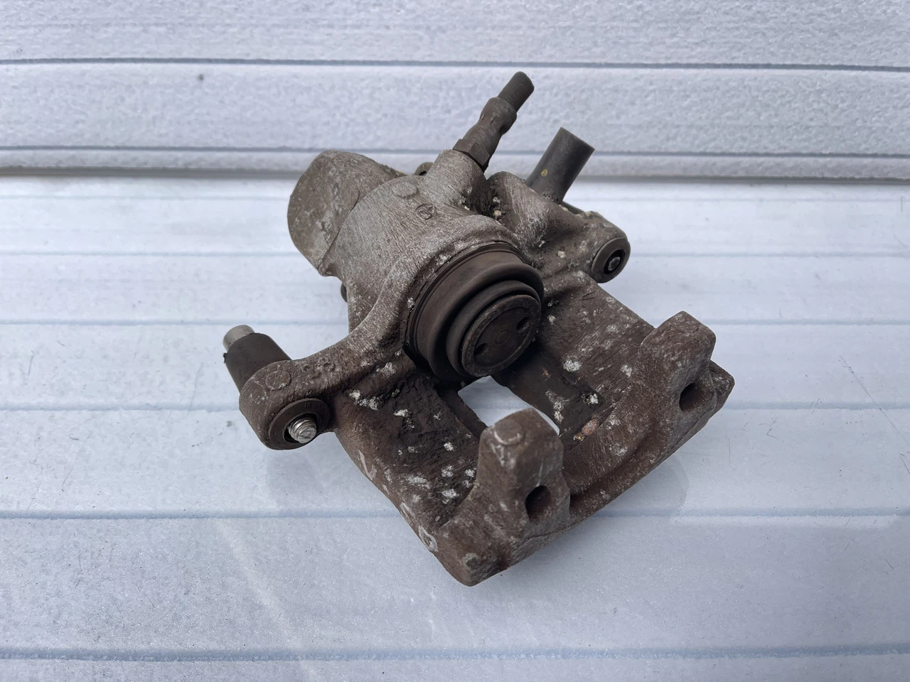 Супорт гальмівний задній лівий Volvo V50 Ford Focus 2 Ford C-Max супорта - фото 3