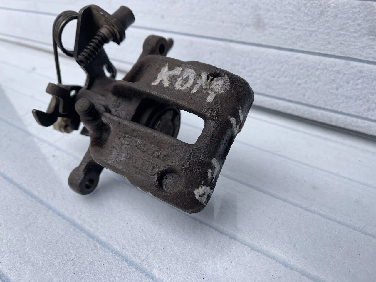 Супорт задній лівий Audi A4 B5 Quattro ПОВНИЙ ПРИВІД Ауді А4 Б5 Кватро - фото 1