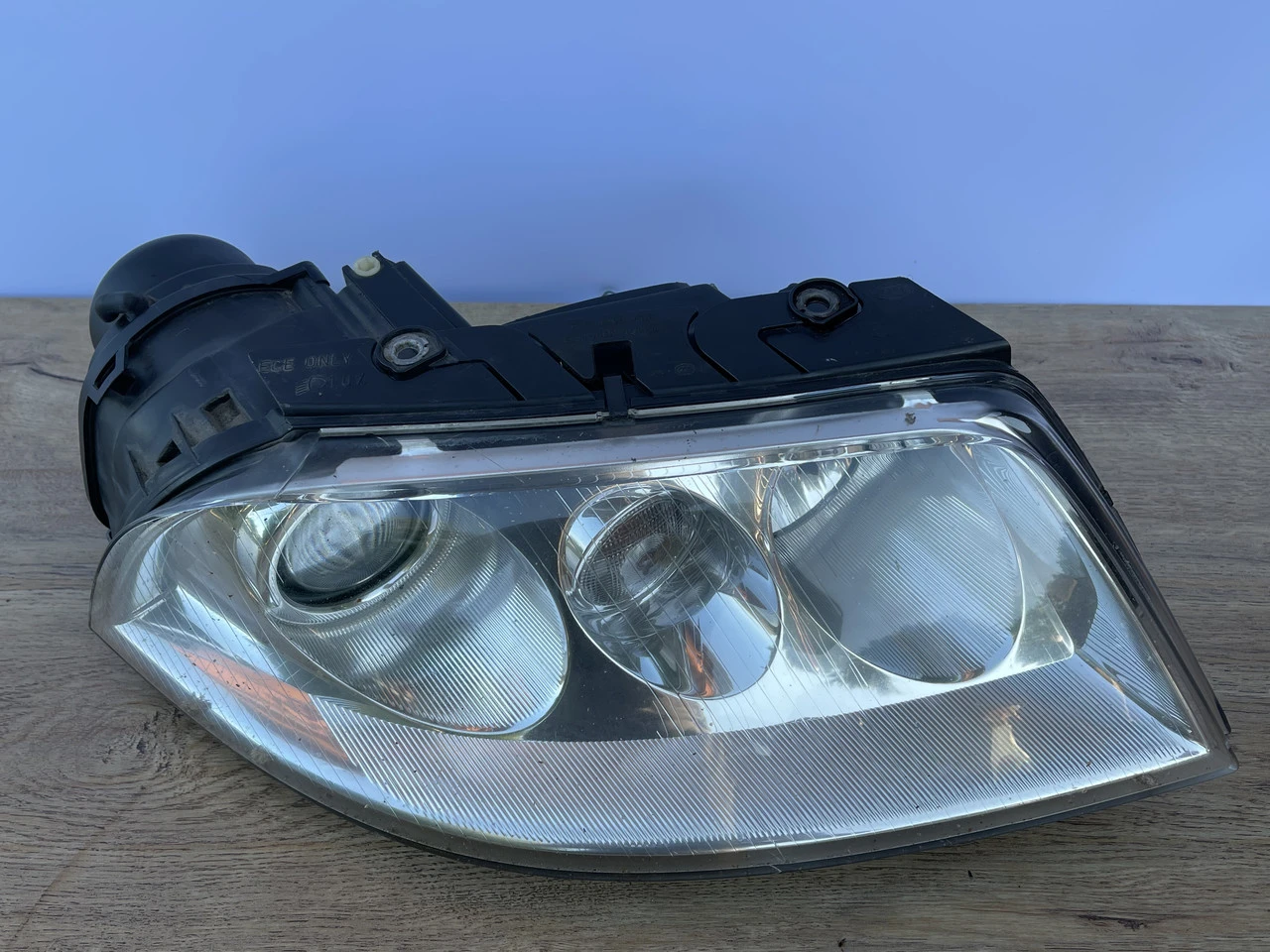 Фара права VW Passat B5+ Xenon 2000-2005 Фольксваген Пасат Б5+ 3B7941018M - фото 1