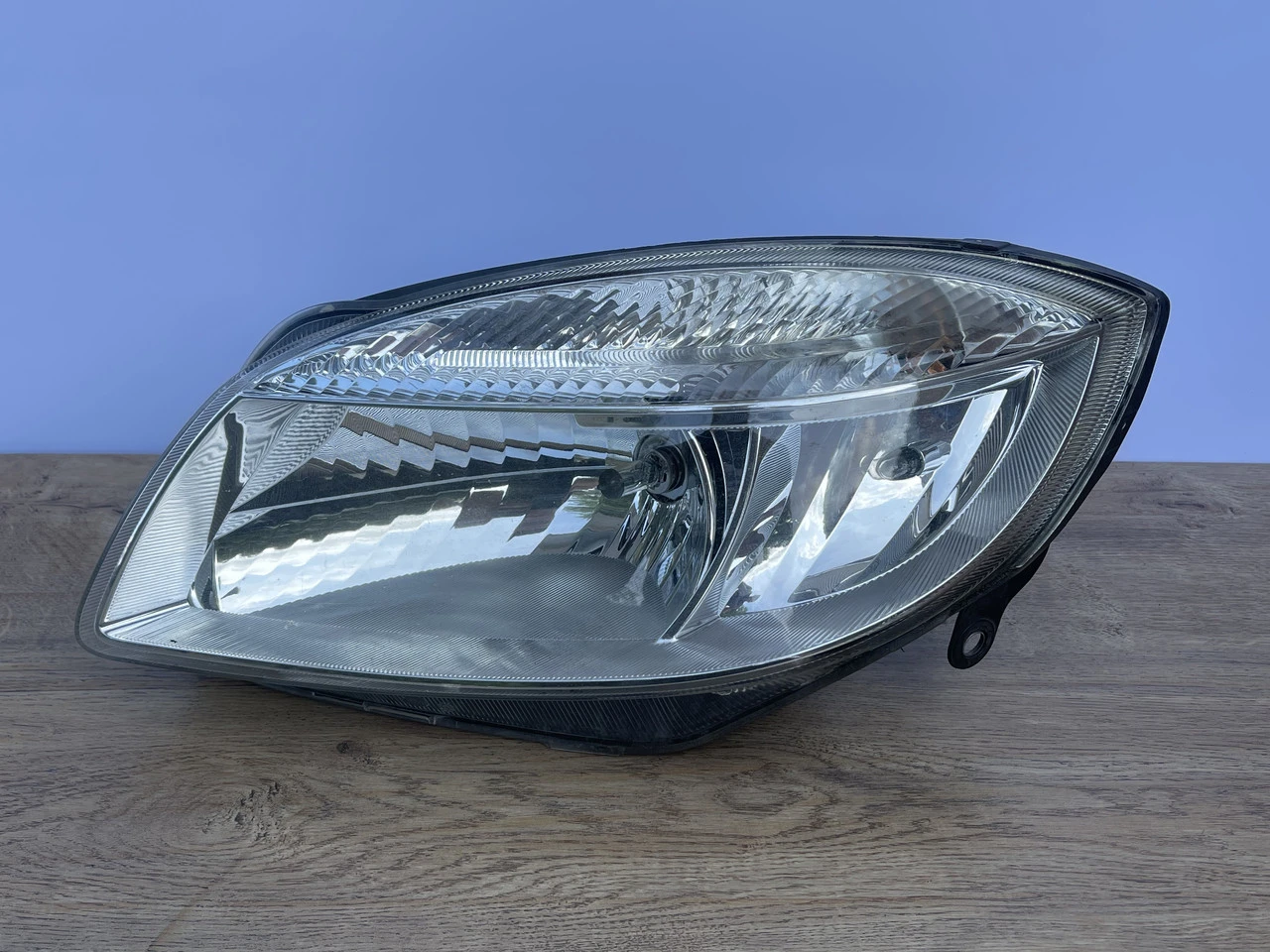 Фара передня ліва Skoda Fabia 2 2007-2010 Шкода Фабія 2 1ED247025 - фото 1