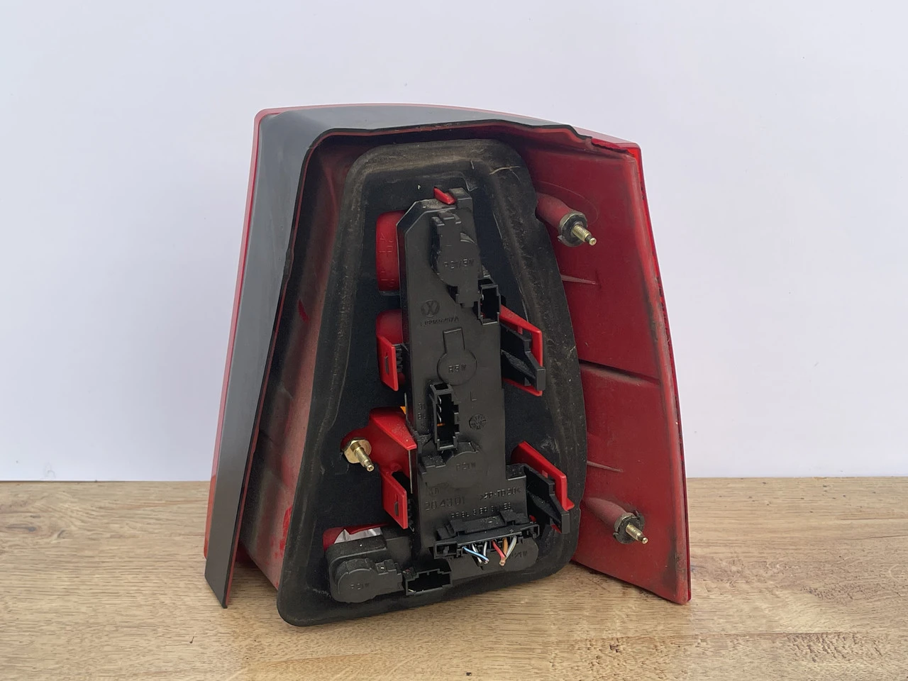 Ліхтар задній лівий VW Golf 4 1998-2005 стоп фонарь левый Фольксваген Гольф 4 1J9945095P - фото 1