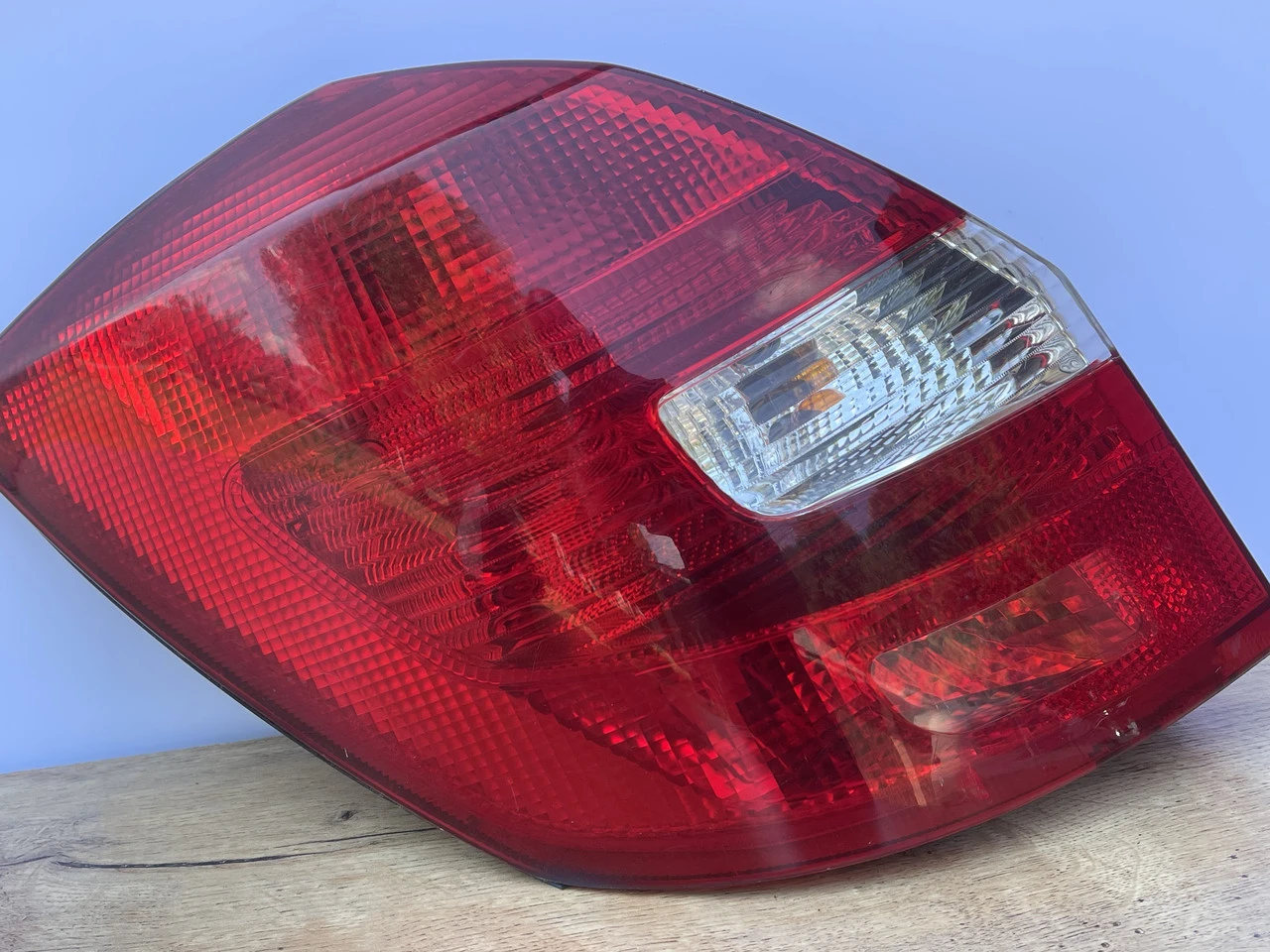 Ліхтар задній лівий Skoda Fabia 2 2007-2014 фонарь стоп левый Шкода Фабія 2 5J6945111A - фото 1