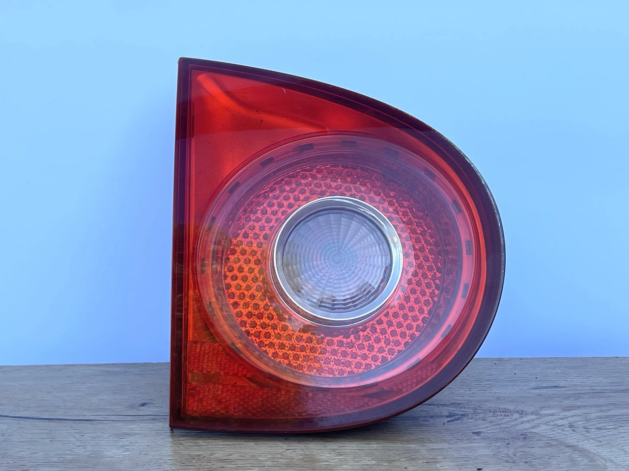 Ліхтар задній лівий внутрішній VW Golf 5 хетчбек 2003-2008 стоп фонарь 1K6945107C | ZAVTO.market