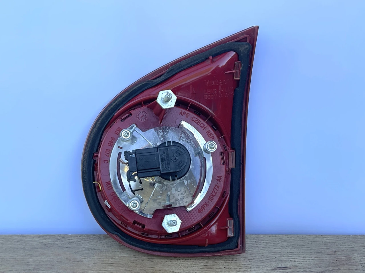 Ліхтар задній лівий внутрішній VW Golf 5 хетчбек 2003-2008 стоп фонарь 1K6945107C - фото 2